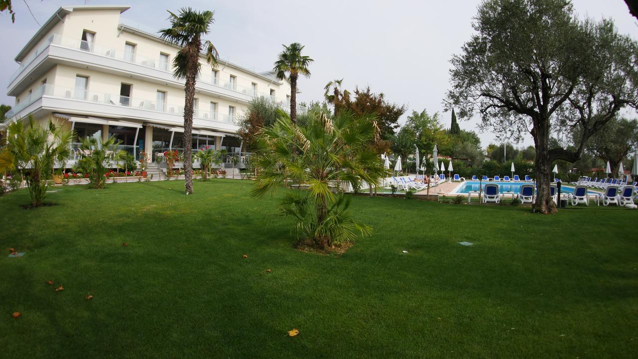 Front Lake Hotel Villa Paradiso Suite Moniga del Garda Exterior foto