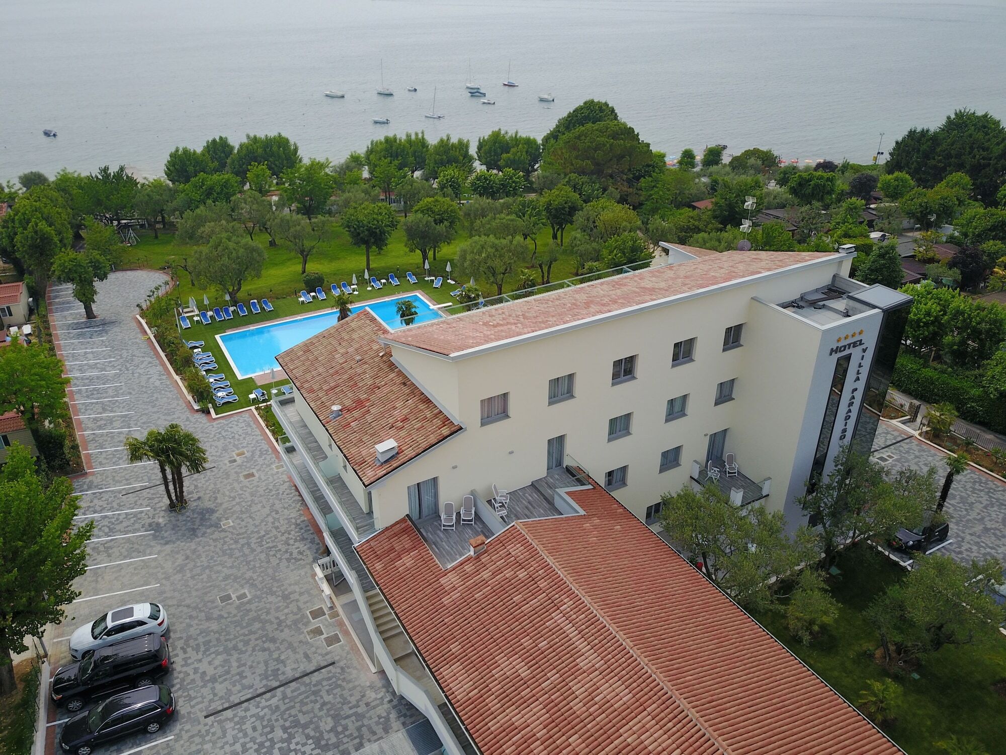 Front Lake Hotel Villa Paradiso Suite Moniga del Garda Exterior foto